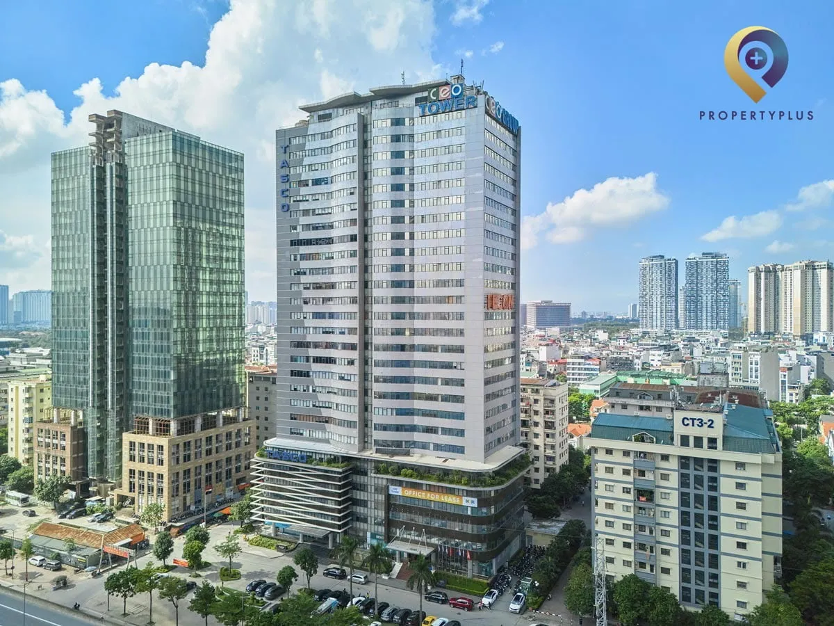 Toàn cảnh tòa nhà CEO Tower tại Phạm Hùng, Nam Từ Liêm, Hà Nội với bầu trời xanh và các tòa nhà xung quanh - hình ảnh từ Property Plus
